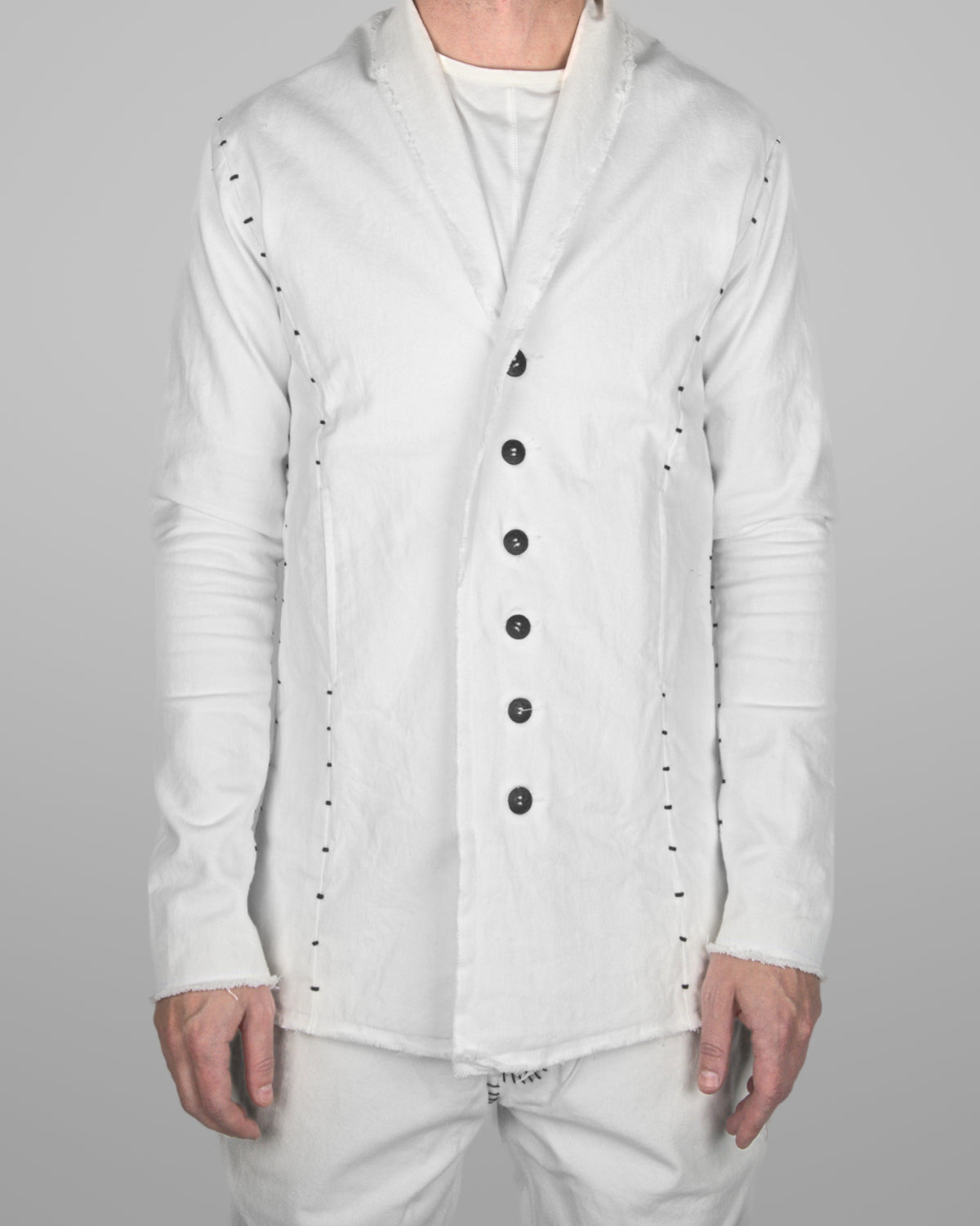 K04 - Natural white - Black stitch