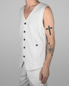 V06 - Natural white - Black stitch