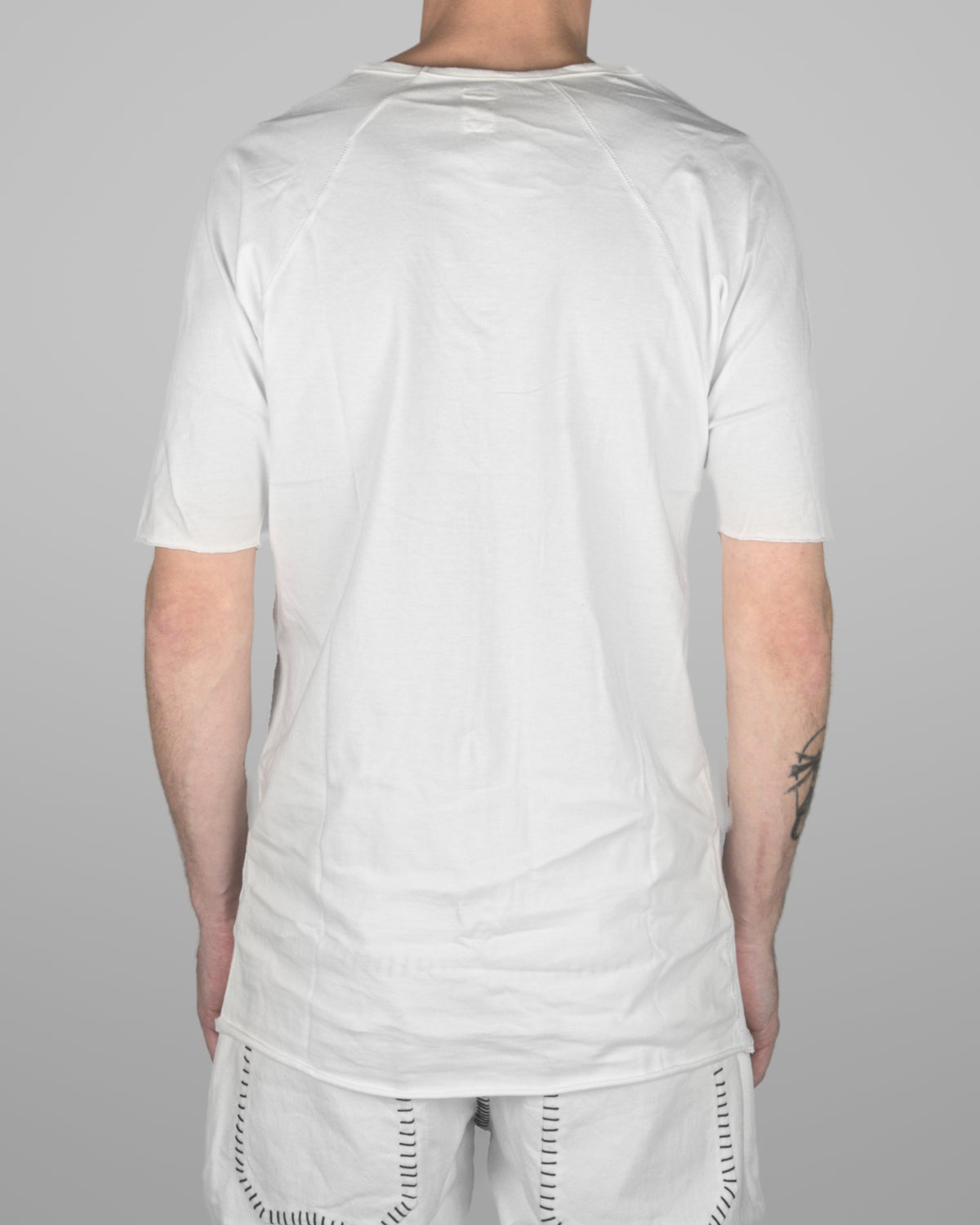 T01 V-Neck - Natural white