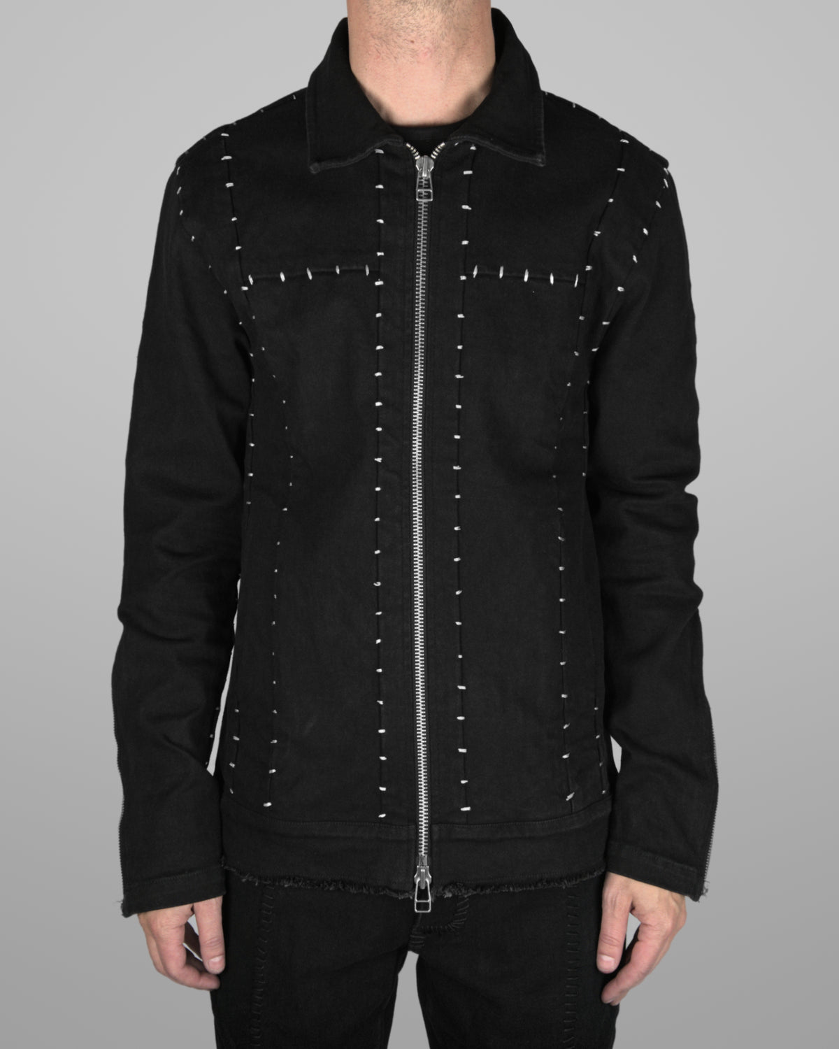 J04 - Black - White stitch
