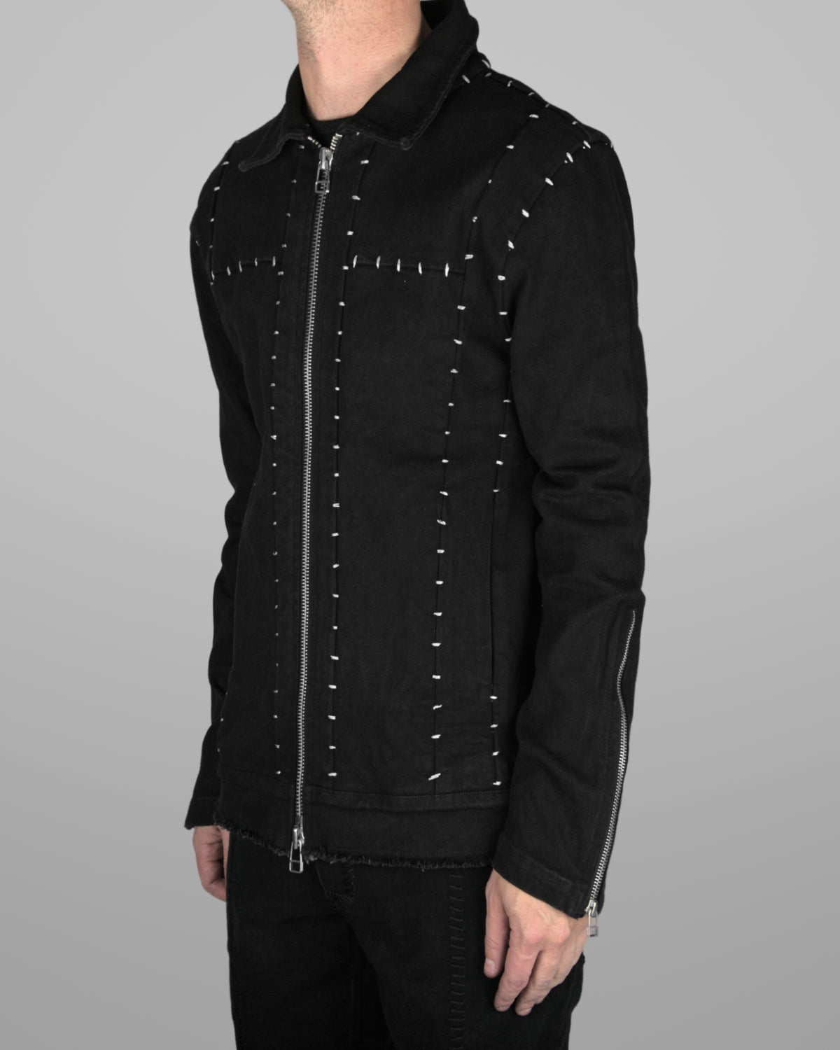 J04 - Black - White stitch
