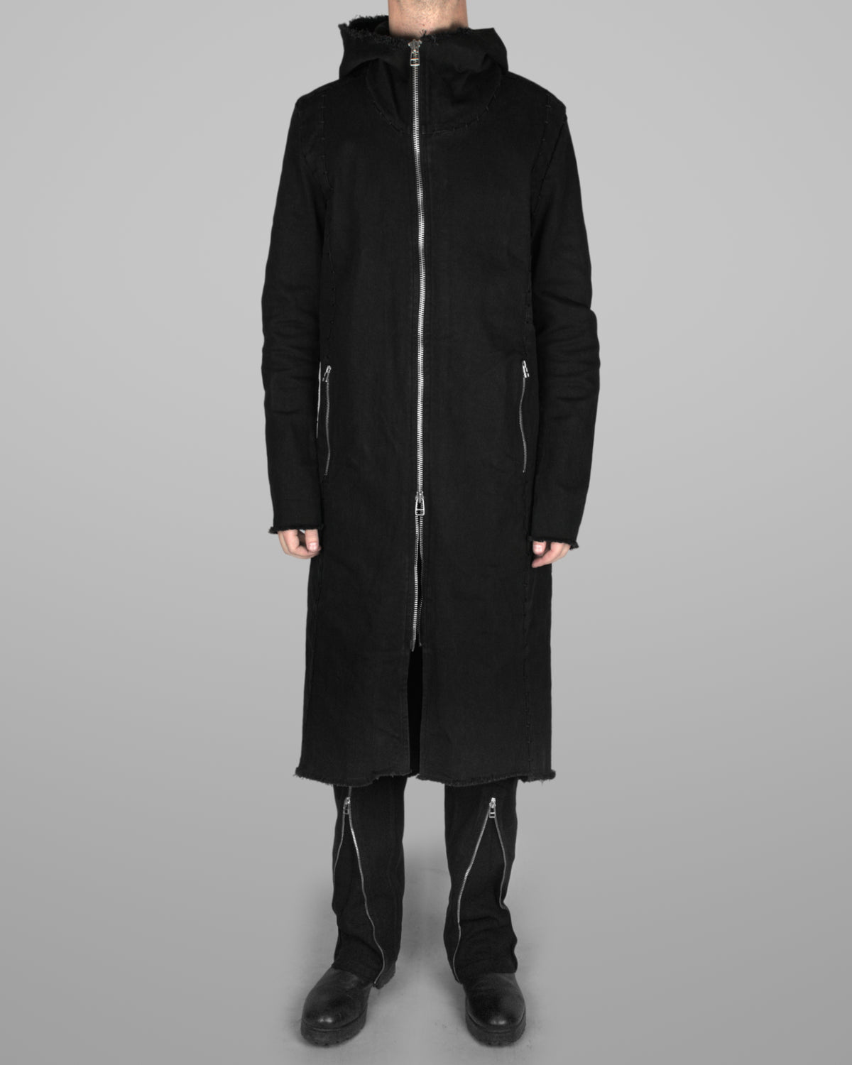 J05 - Black - Black stitch
