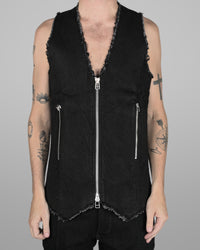 V05 - Black - Black stitch