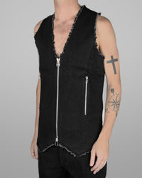 V05 - Black - Black stitch