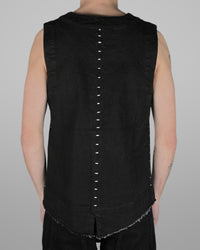 V06 - Black - White stitch