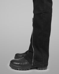 B12 - Black - Black stitch