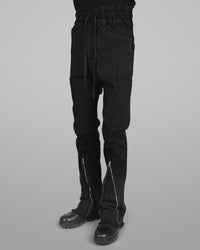 B08 - Black - Black stitch