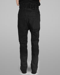 B08 - Black - Black stitch