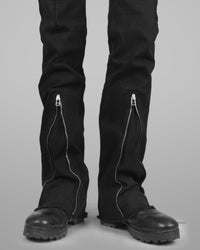 B08 - Black - Black stitch