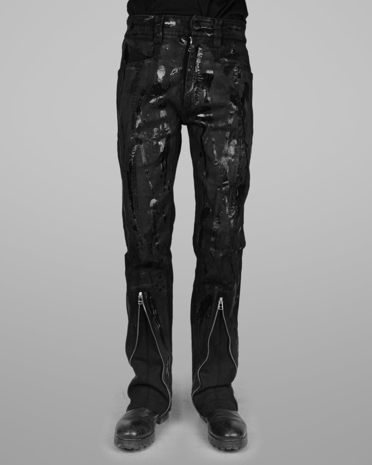 B12 - Black - Black stitch - Painted