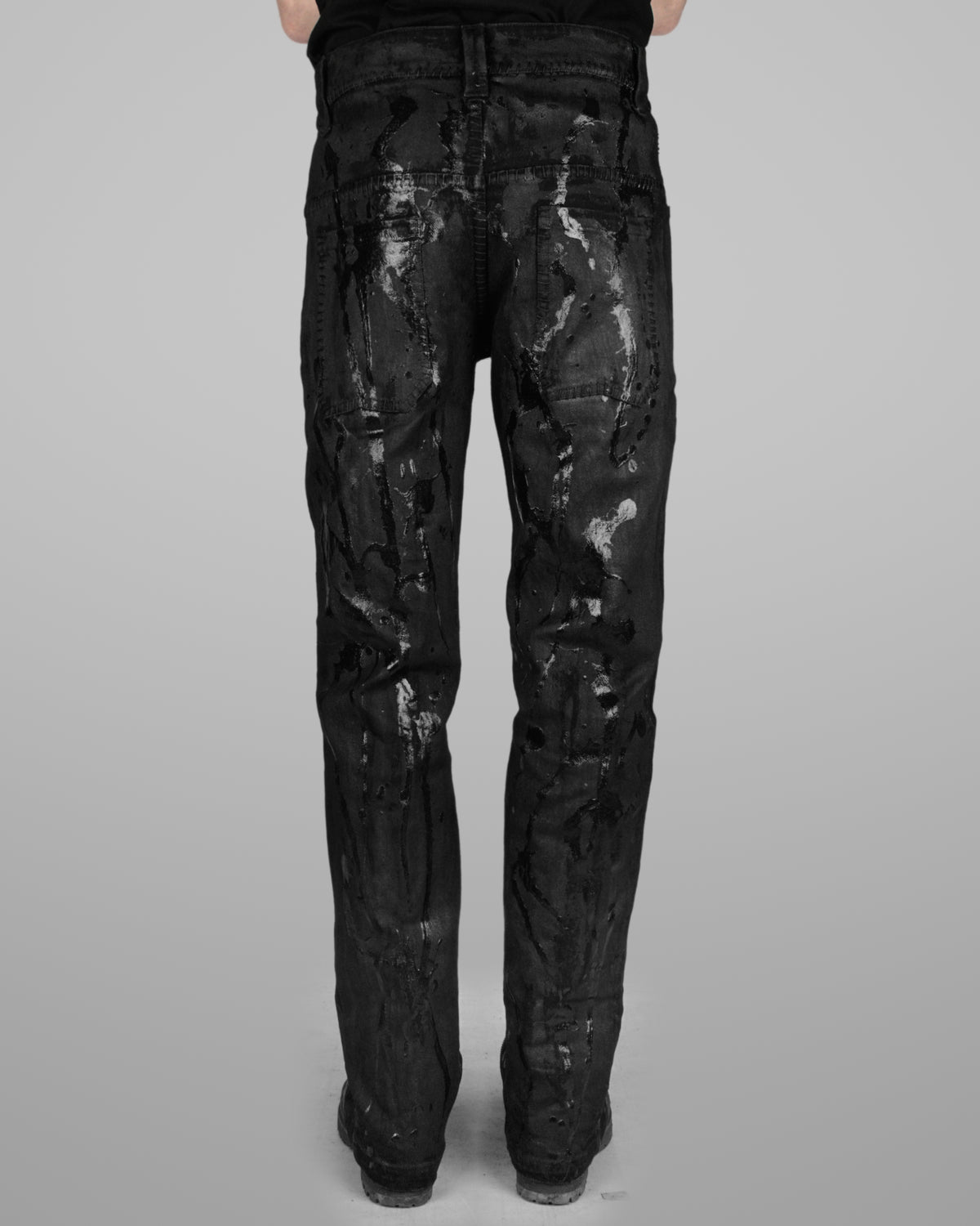 B12 - Black - Black stitch - Painted