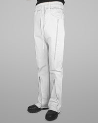 B08 - Natural white - Black stitch