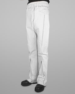 B08 - Natural white - Black stitch