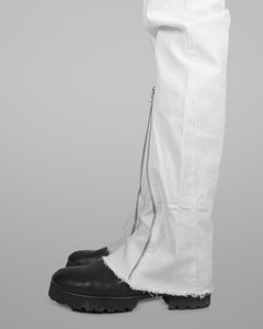 B08 - Natural white - Black stitch