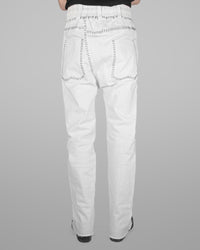B08 - Natural white - Black stitch