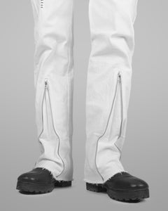 B08 - Natural white - Black stitch