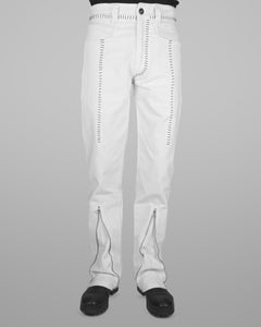B12 - Natural white - Black stitch