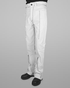 B12 - Natural white - Black stitch