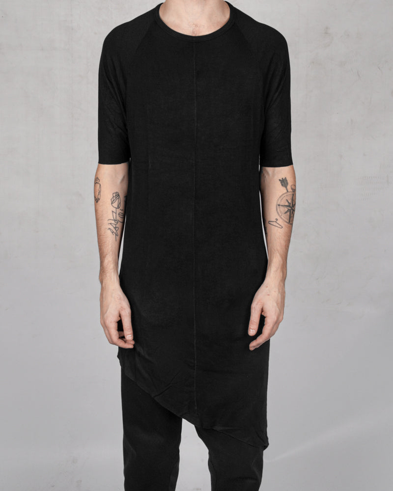 10R:son - T1003 - Asymmetric tshirt black - Stilett.com