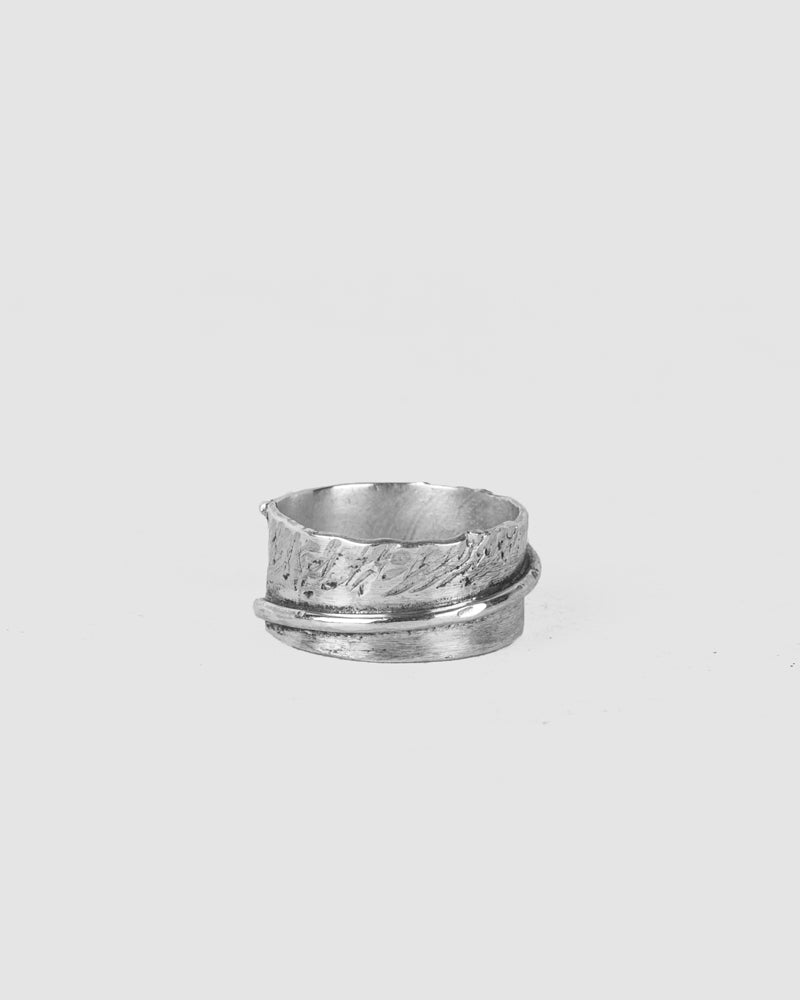 Engnell - Hammered string silver ring - Stilett.com