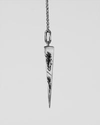 Pyramid broken necklace